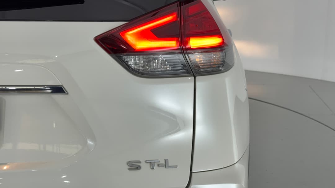 2018 Nissan X-trail St-l 7 Seat (2WD), Automatic, 109831 km, Badge (Boot Right Side)