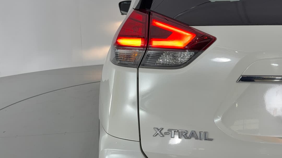 2018 Nissan X-trail St-l 7 Seat (2WD), Automatic, 109831 km, Badge (Boot Left Side)