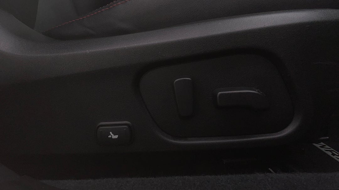 2017 Subaru WRX Premium (awd), Manual, 73569 km, Drivers Side Adjustment Panel