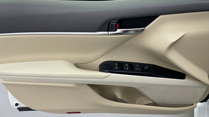 Toyota Camry-Driver Side Door Panels Controls