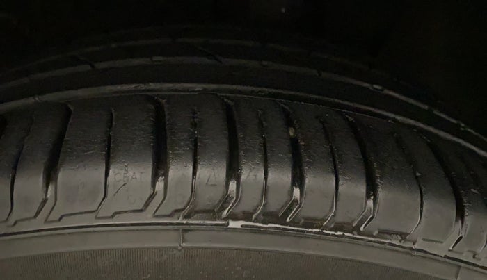2021 Hyundai VENUE SX 1.0 (O) TURBO, Petrol, Manual, 10,109 km, Left Front Tyre Tread
