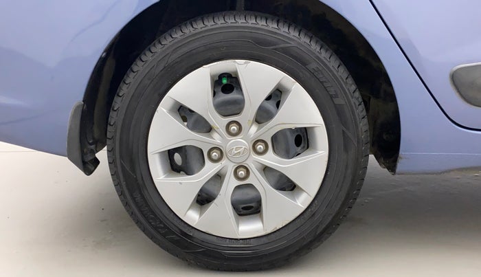 2016 Hyundai Xcent S AT 1.2, Petrol, Automatic, 1,22,432 km, Right Rear Wheel