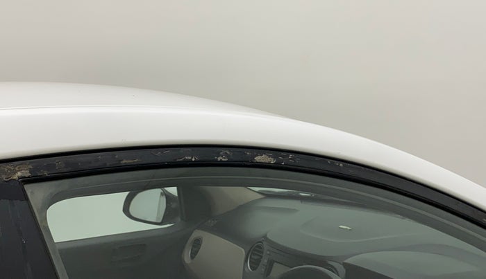 2018 Hyundai Xcent S 1.2, CNG, Manual, 1,19,547 km, Driver-side door - Door visor damaged