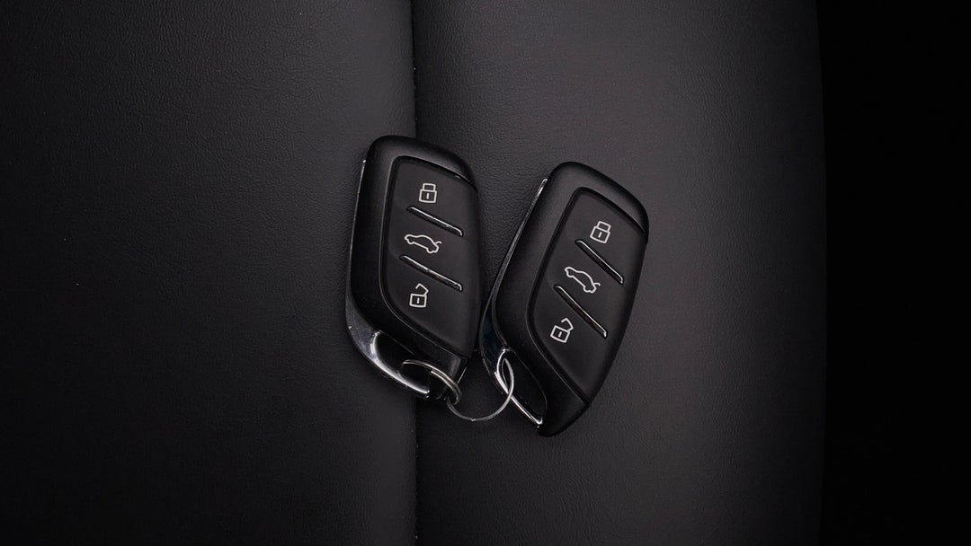 2024 MG ZS Vibe, Automatic, 13633 km, Key Close-up