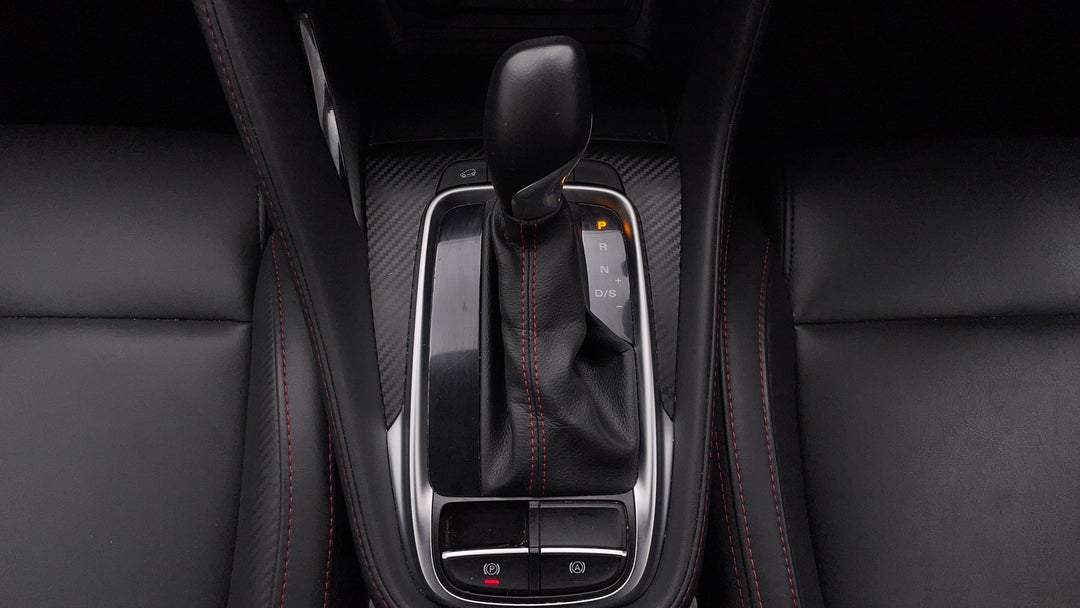 2024 MG ZS Vibe, Automatic, 13633 km, Gear Lever 