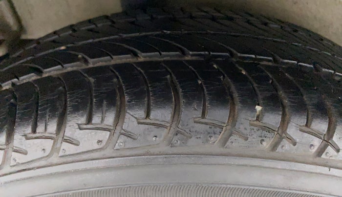 2015 Maruti Celerio VXI AGS, Petrol, Automatic, 17,993 km, Right Rear Tyre Tread