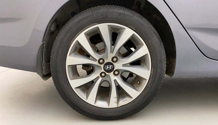 2014 Hyundai Verna FLUIDIC 1.6 VTVT SX, Petrol, Manual, 44,127 km, Right Rear Wheel