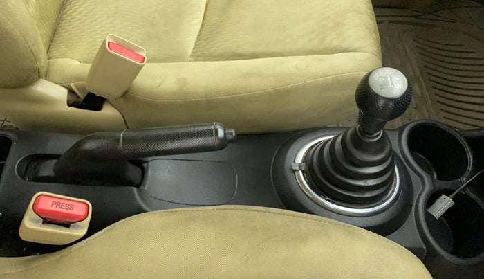2014 Honda Amaze 1.2L I-VTEC SX, Petrol, Manual, 1,11,915 km, Gear Lever