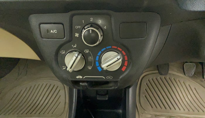 2014 Honda Amaze 1.2L I-VTEC SX, Petrol, Manual, 1,11,915 km, AC Unit - Directional switch has minor damage