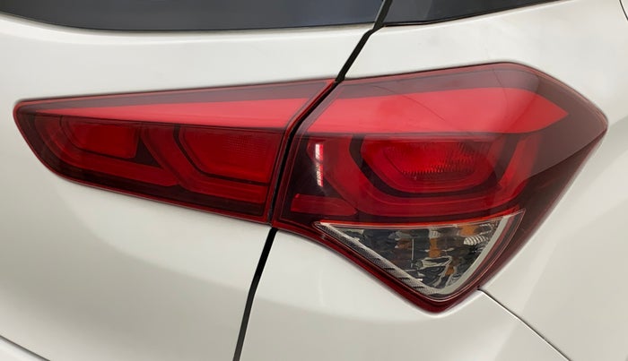 2015 Hyundai Elite i20 SPORTZ 1.2 (O), Petrol, Manual, 50,663 km, Right tail light - Minor scratches