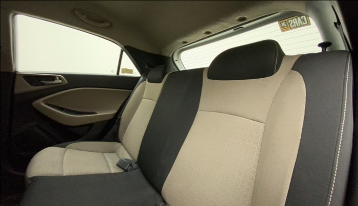 2015 Hyundai Elite i20 SPORTZ 1.2 (O), Petrol, Manual, 50,663 km, Right Side Rear Door Cabin