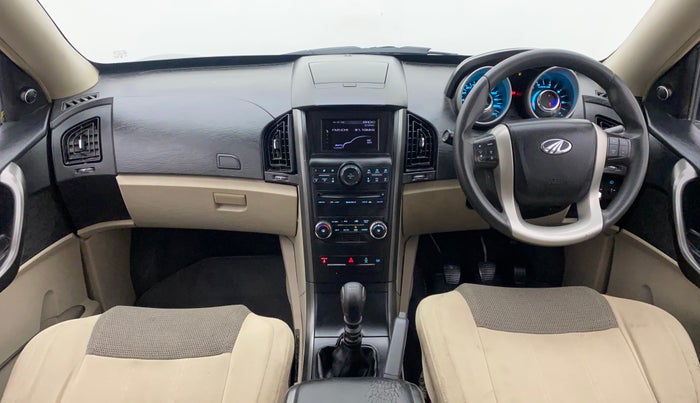 2015 Mahindra XUV500 W6, Diesel, Manual, 1,00,237 km, Dashboard
