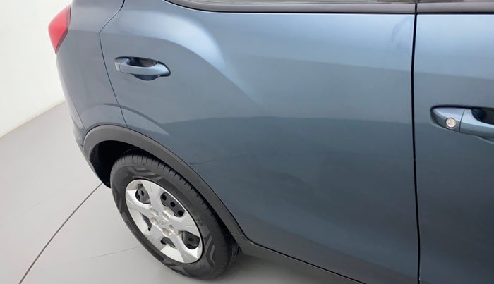 2021 Mahindra XUV300 W6 1.2 PETROL AMT, Petrol, Automatic, 29,945 km, Right rear door - Paint has faded