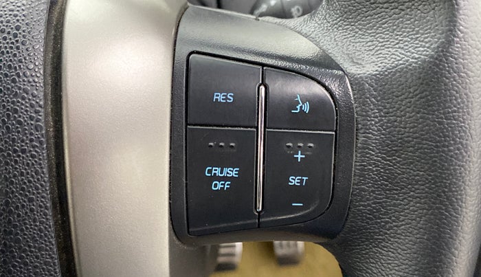 2018 Mahindra XUV500 W11 AT, Diesel, Automatic, 51,855 km, Adaptive Cruise Control