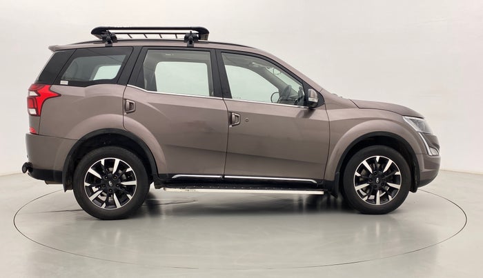 2018 Mahindra XUV500 W11 AT, Diesel, Automatic, 51,855 km, Right Side View