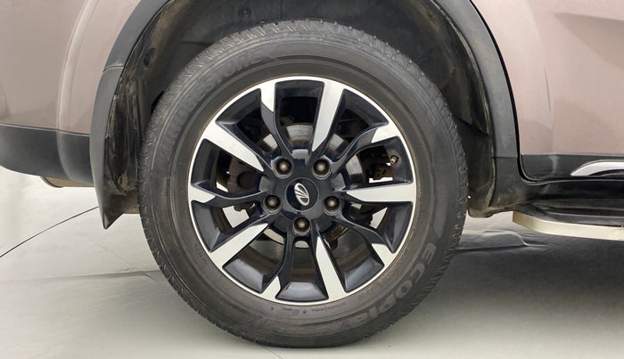 2018 Mahindra XUV500 W11 AT, Diesel, Automatic, 51,855 km, Right Rear Wheel