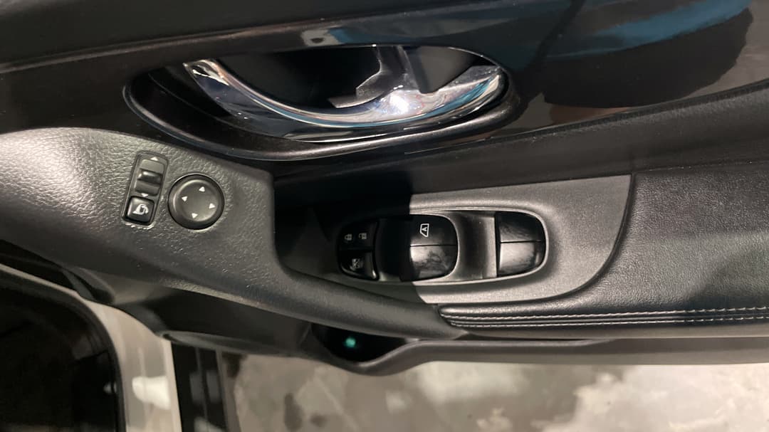 2020 Nissan X-trail St (2WD) (5yr), Automatic, 56449 km, Drivers Side Door Panel Controls