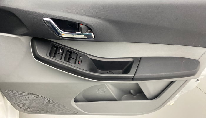 2021 Tata Tiago XZ+ 1.2 Revotron, Petrol, Manual, 14,451 km, Driver Side Door Panels Control