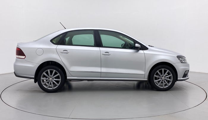 2022 Volkswagen Vento HIGHLINE PLUS 1.0 TSI AT, Petrol, Automatic, 4,988 km, Right Side View