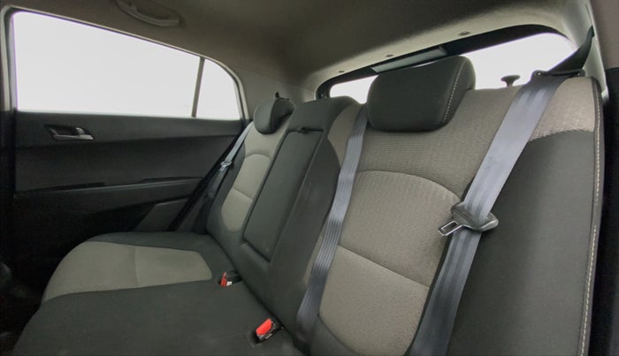 2016 Hyundai Creta 1.6 SX PLUS VTVT, CNG, Manual, 57,412 km, Right Side Rear Door Cabin