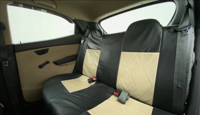 2015 Hyundai Eon MAGNA PLUS, Petrol, Manual, 79,610 km, Right Side Rear Door Cabin