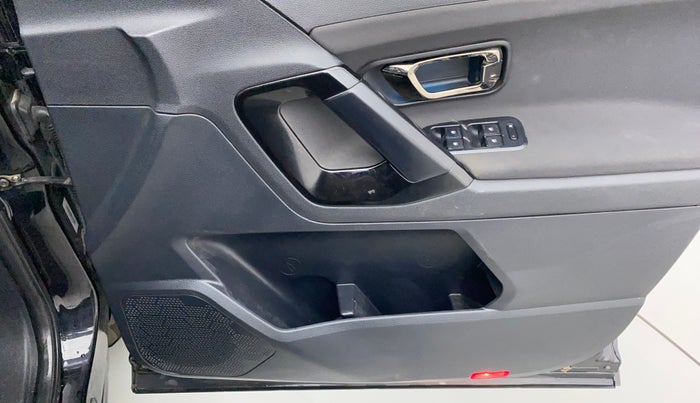 2022 Tata Safari XT PLUS DARK EDITION, Diesel, Manual, 29,030 km, Driver Side Door Panels Control