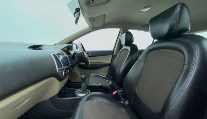 2012 Hyundai i20 MAGNA 1.2 VTVT, Petrol, Manual, 35,383 km, Right Side Front Door Cabin