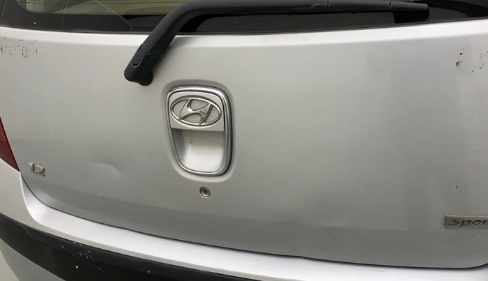 2010 Hyundai i10 SPORTZ 1.2, Petrol, Manual, 1,22,483 km, Dicky (Boot door) - Slightly dented