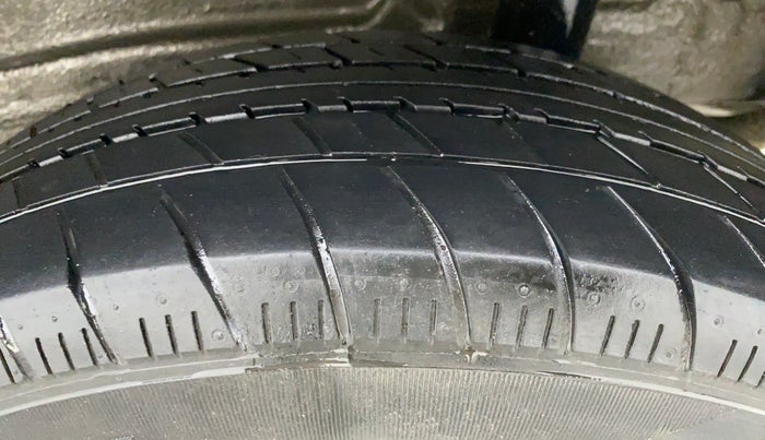 2019 Maruti New Wagon-R LXI CNG 1.0 L, CNG, Manual, 33,363 km, Left Rear Tyre Tread