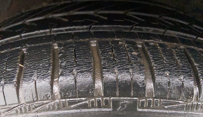 2014 Hyundai Grand i10 ASTA 1.2 VTVT, Petrol, Manual, 21,061 km, Left Front Tyre Tread