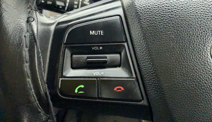 2017 Hyundai Creta SX PLUS AT 1.6 PETROL, Petrol, Automatic, 72,547 km, Steering wheel - Sound system control not functional