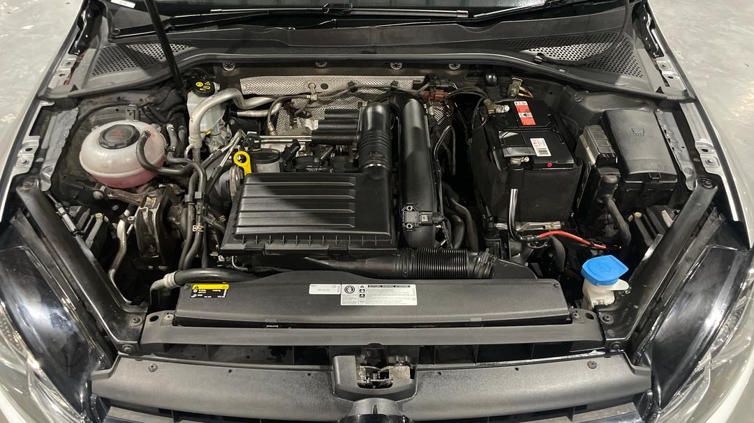 2019 Volkswagen Golf 110 Tsi Highline, Automatic, 172353 km, Open Bonnet (Engine)