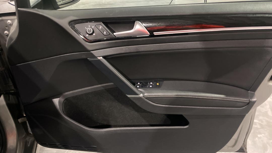 2019 Volkswagen Golf 110 Tsi Highline, Automatic, 172353 km, Speaker View