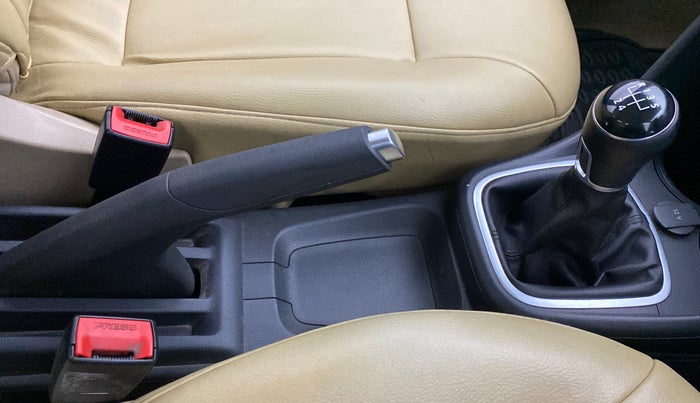 2016 Volkswagen Ameo HIGHLINE 1.2, Petrol, Manual, 31,344 km, Gear Lever
