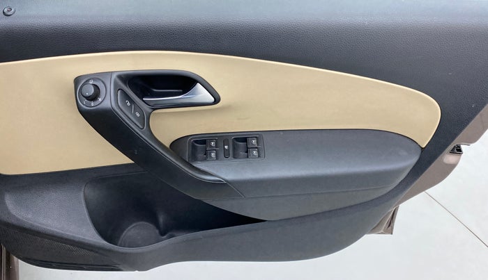 2016 Volkswagen Ameo HIGHLINE 1.2, Petrol, Manual, 31,344 km, Driver Side Door Panels Control