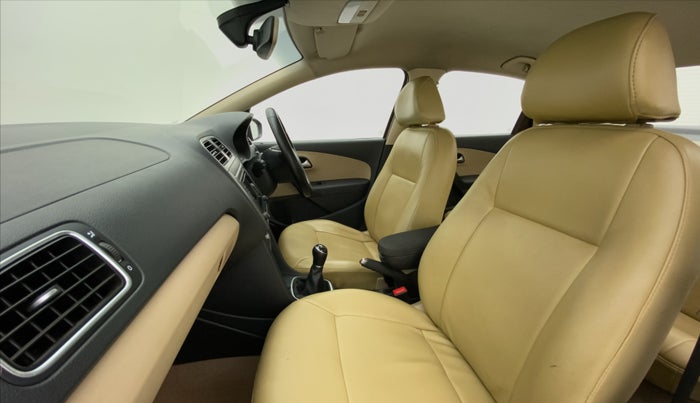 2016 Volkswagen Ameo HIGHLINE 1.2, Petrol, Manual, 31,344 km, Right Side Front Door Cabin