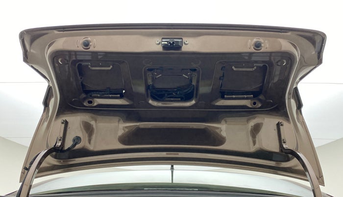 2016 Volkswagen Ameo HIGHLINE 1.2, Petrol, Manual, 31,344 km, Boot Door Open