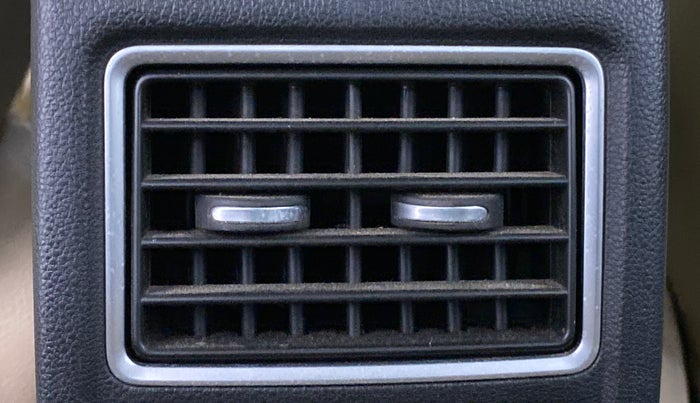 2016 Volkswagen Ameo HIGHLINE 1.2, Petrol, Manual, 31,344 km, Rear AC Vents