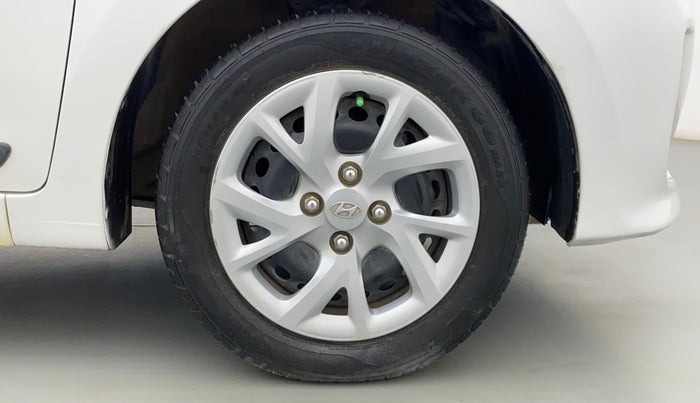 2019 Hyundai Grand i10 MAGNA AT 1.2 KAPPA VTVT, Petrol, Automatic, 41,879 km, Right Front Wheel