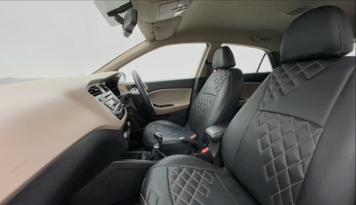 2014 Hyundai Elite i20 ASTA 1.4 CRDI, Diesel, Manual, 1,71,170 km, Right Side Front Door Cabin
