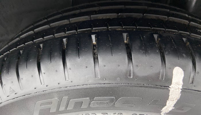 2014 Hyundai Elite i20 ASTA 1.4 CRDI, Diesel, Manual, 1,71,170 km, Left Rear Tyre Tread