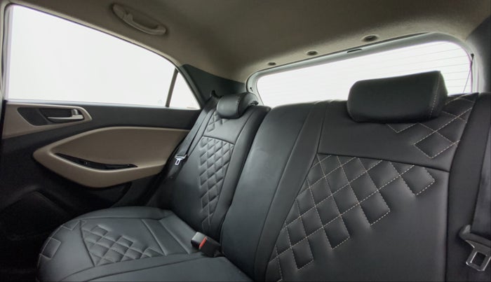 2014 Hyundai Elite i20 ASTA 1.4 CRDI, Diesel, Manual, 1,71,170 km, Right Side Rear Door Cabin