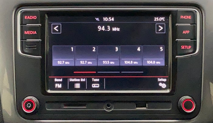 2019 Volkswagen Polo HIGHLINE PLUS 1.0, Petrol, Manual, 62,022 km, Infotainment System