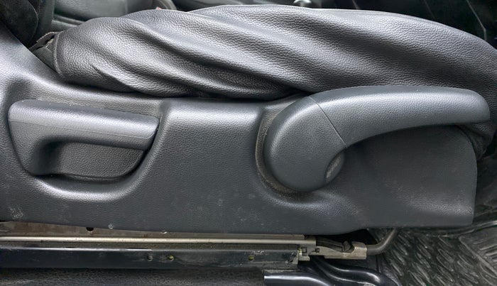 2019 Honda WR-V 1.2 i-VTEC VX MT, Petrol, Manual, 36,910 km, Driver Side Adjustment Panel