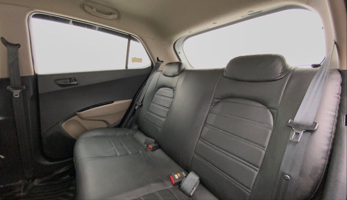 2017 Hyundai Grand i10 MAGNA 1.2 KAPPA VTVT, Petrol, Manual, 41,418 km, Right Side Rear Door Cabin