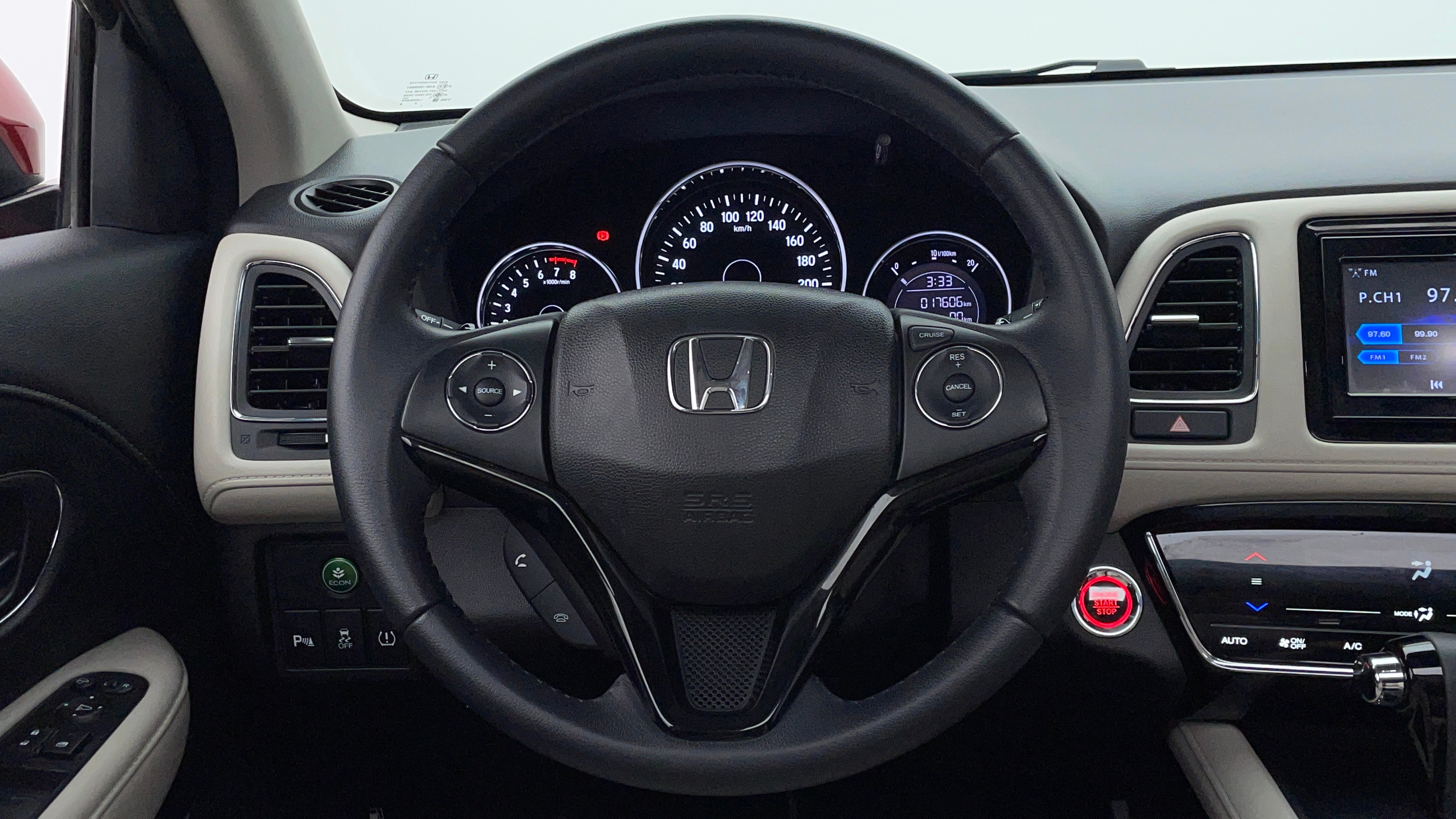 Honda HR-V-Steering Wheel Close-up