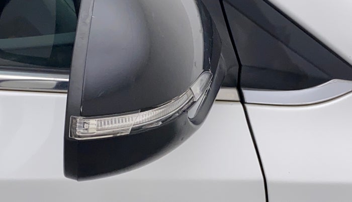 2020 Hyundai Verna SX (O) 1.0 TURBO DCT, Petrol, Automatic, 57,969 km, Right rear-view mirror - Indicator light has minor damage