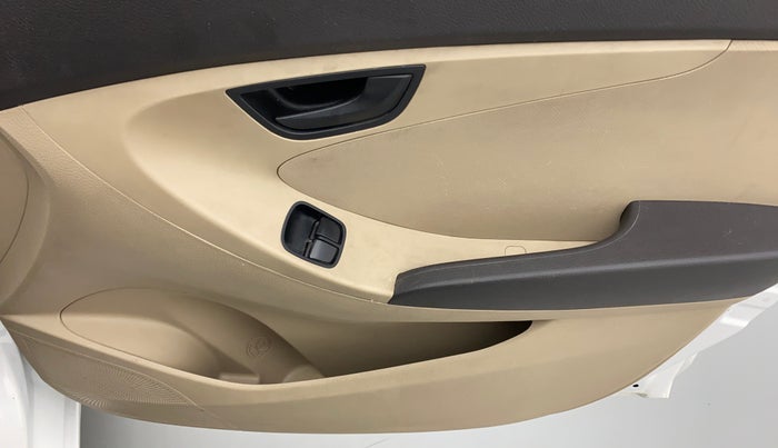 2017 Hyundai Eon MAGNA PLUS, Petrol, Manual, 58,380 km, Driver Side Door Panels Control