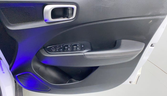 2021 Hyundai VENUE 1.0L Turbo GDI SX(O) MT, Petrol, Manual, 9,703 km, Driver Side Door Panels Control
