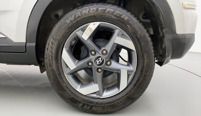 2021 Hyundai VENUE 1.0L Turbo GDI SX(O) MT, Petrol, Manual, 9,703 km, Left Rear Wheel